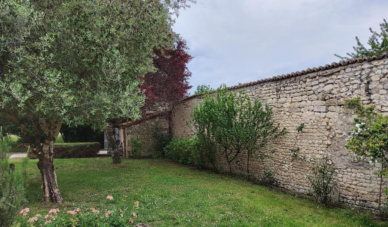 Bed and Breakfast Domaine de Pladuc Lachaise Exterior foto