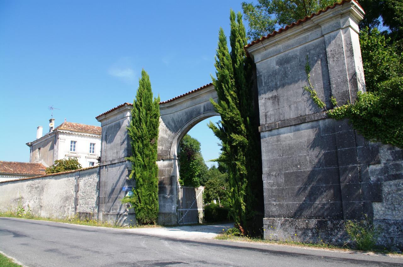 Bed and Breakfast Domaine de Pladuc Lachaise Exterior foto